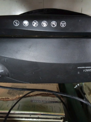 Document shredder used without bin