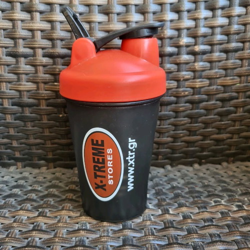 Shaker barely used, fully functional