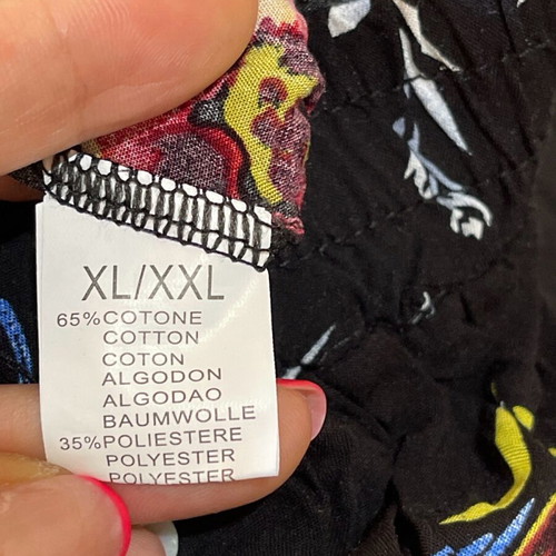 Women's floral fabric shorts airy and cool like new, size XL/XXL