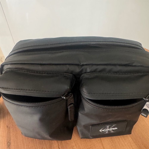 Calvin Klein crossbody bag new, black