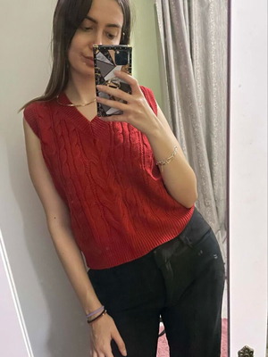 Shein red knitted cardigan like new, size L