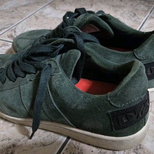 Diesel men's green suede athletic shoes used, size 43