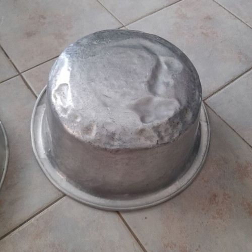 Aluminum baking tray and bowl used