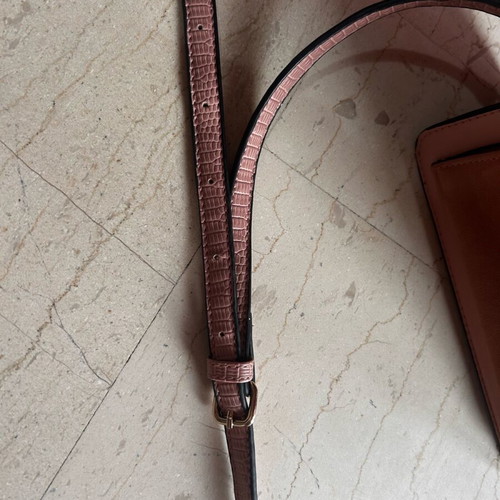 Kallyo shoulder bag pink nude like new