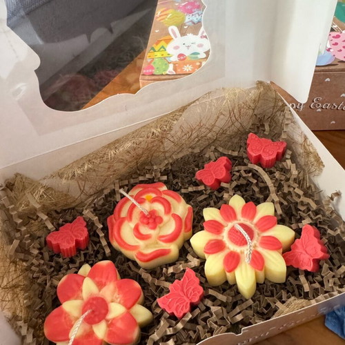 Πασχαλινό box με λουλουδένια κεριά και wax melts, καινούργιο