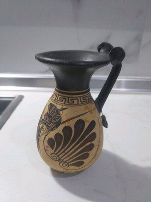 Museum replica of Greek vase like new