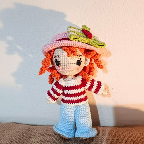 Strawberry doll with removable clothes and shoes, new