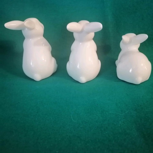 Porcelain bunnies like new, set of 3 from VMF