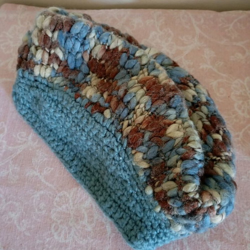 United Colors of Benetton hat like new, multicolor