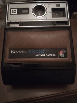 Kodak EK100 instant camera like new