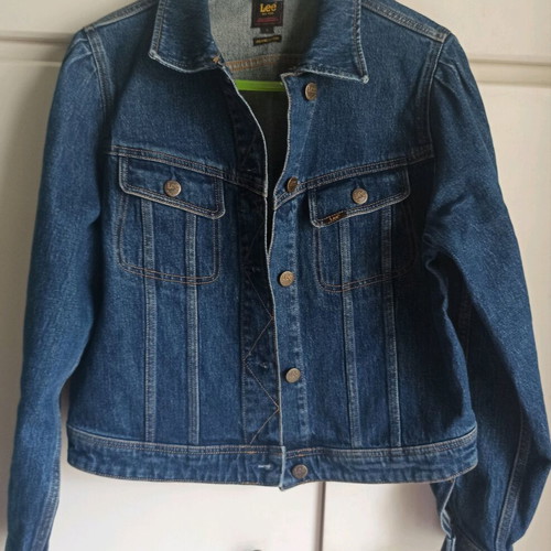 Lee denim jacket women's large with volume sleeves like new, blue