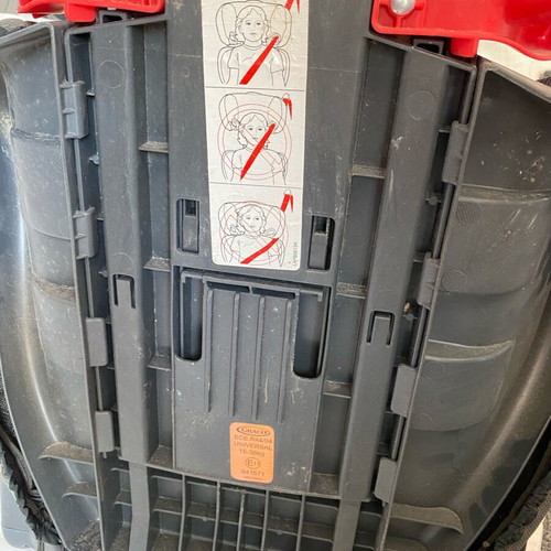 Graco children's car seat used with armrests and drink holders