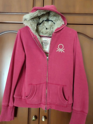 Benetton women's cardigan like new, red with inner fur lining
