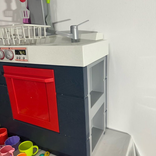 Children's kitchen used with accessories
