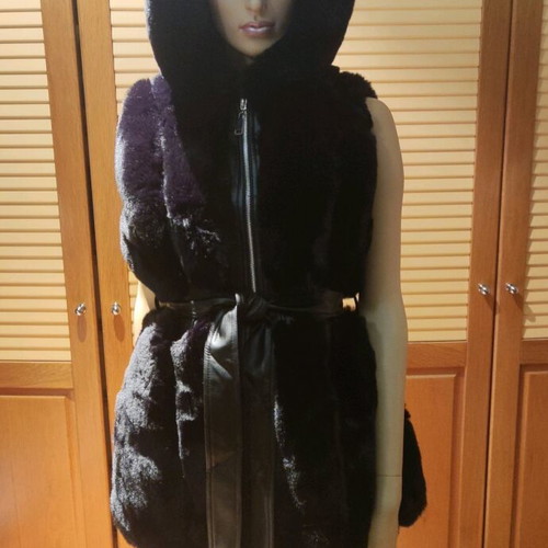Faux fur γιλέκο με ζώνη και κουκούλα Celestino νέο, μέγεθος Μ