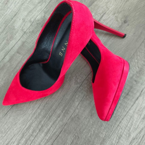 Lynne red pumps like new, size 37, 12cm heel