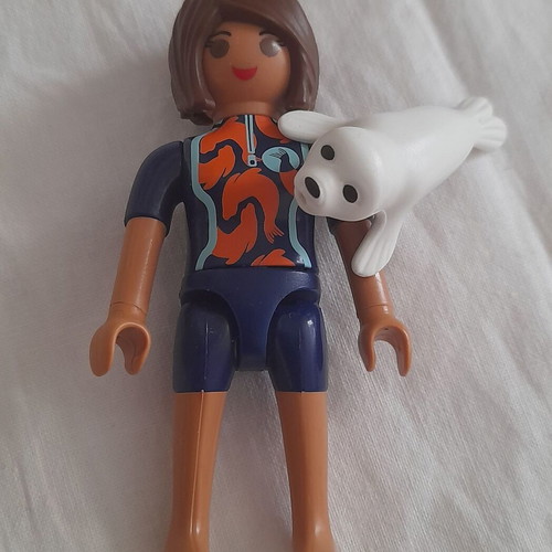 Playmobil swimming girl with seal new