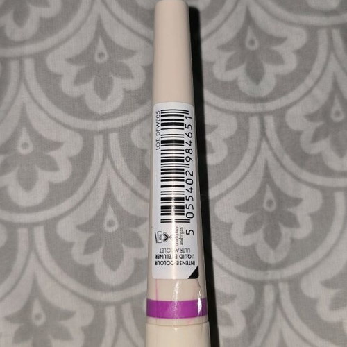 Mua eye liner and satin lipstick Trophy new