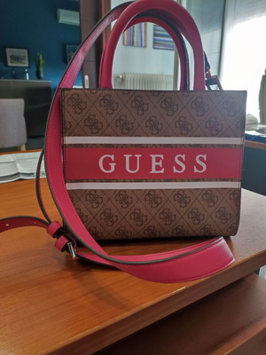 Guess handbag like new, fuchsia color with extra strap
