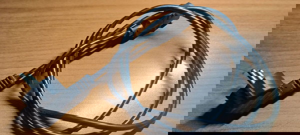 Τροφοδοτικό καλώδιο υπολογιστή