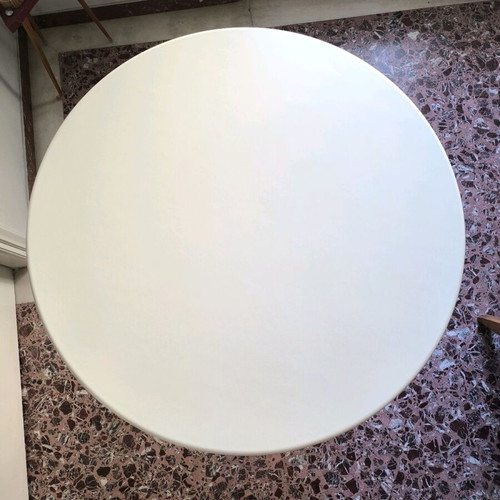 Round folding table like new, metal frame, 80cm diameter