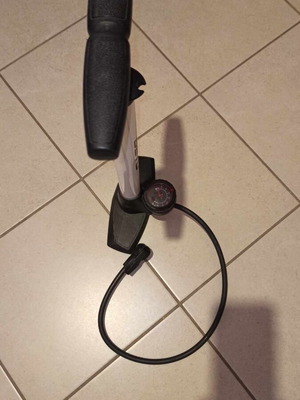 Bicycle pump like new