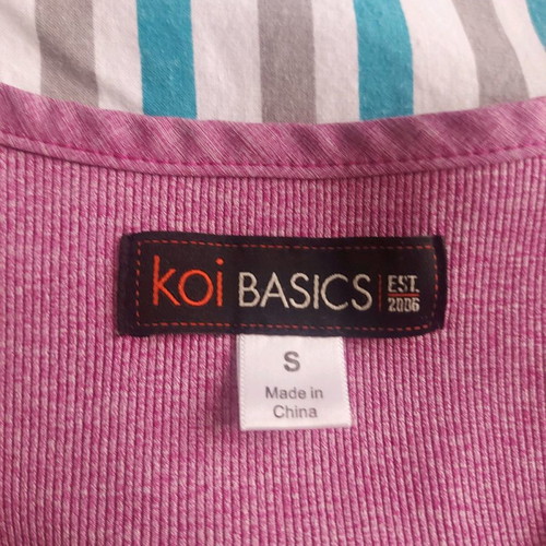 Koi nursing scrub new unworn, size S, rotten apple color