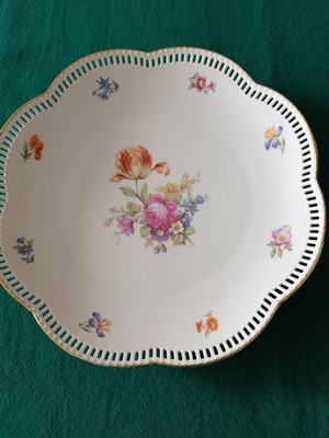 Hutschenreuther serving platter from German porcelain like new