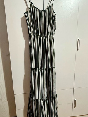 Dress black and white, like new, sizes L and XL