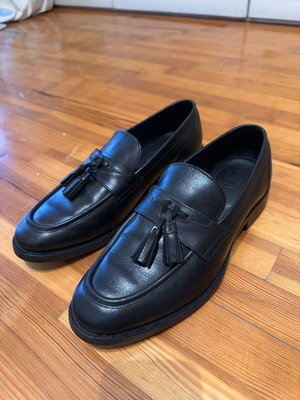 Zara men's leather loafers size 42 like new, black