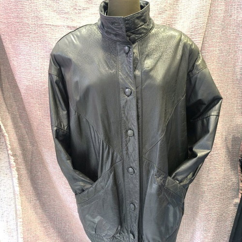 Women's vintage leather jacket with batwing sleeves XL used, black