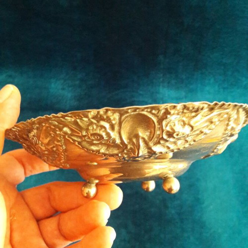 Silver-plated decorative plate used without damage