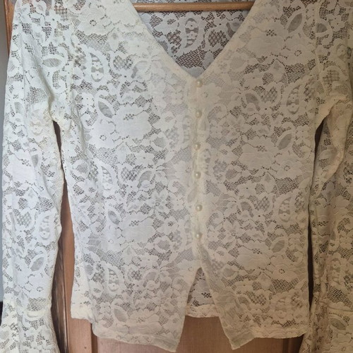 Lace blouse ecru like new, size S