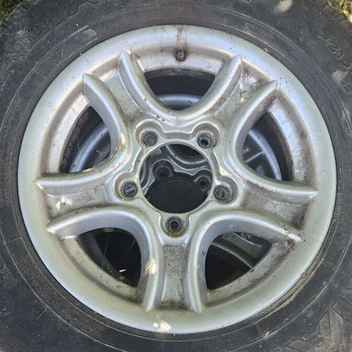 Suzuki Vitara alloy wheels used, set of 7, 15 inch