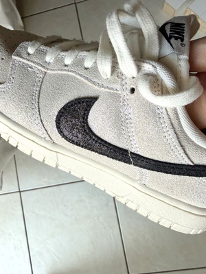 Nike Dunk Low SE 38.5 suede iridescent, like new