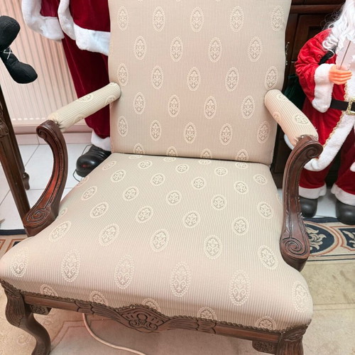 Set of 2 classic solid carved armchairs like new