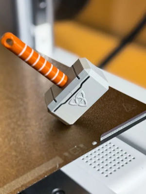 Μικρό μπρελόκ σφυρί Thor Mjolnir κατόπιν παραγγελίας