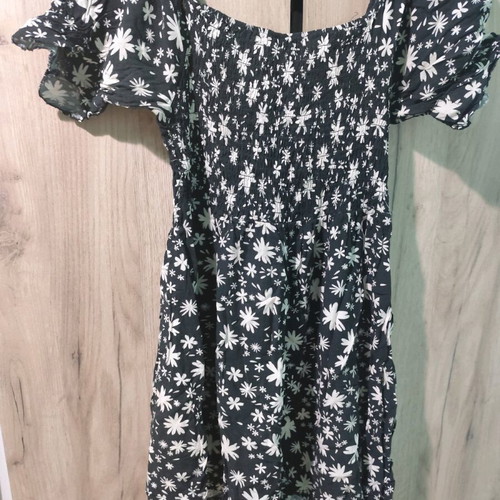 Black and white dress one size like new