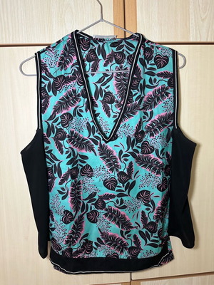 Zara blouse used, size L, ideal for summer