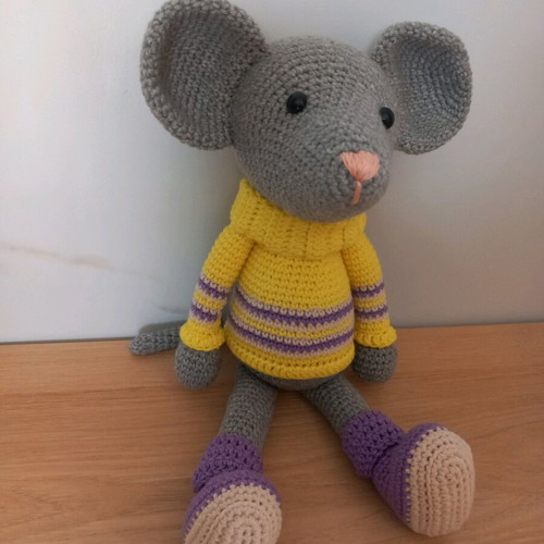 Handmade knitted mouse doll new 13 cm