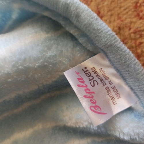 Baby blanket made in Spain like new, soft for cradle or crib