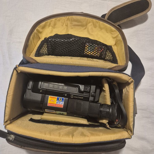 Sony Handycam CCD-TR416 Video8 XR camcorder with Benetton bag and accessories