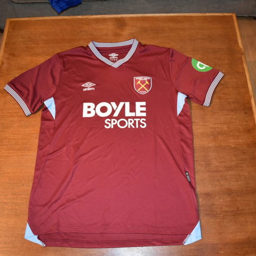 West Ham football jersey like new, official replica