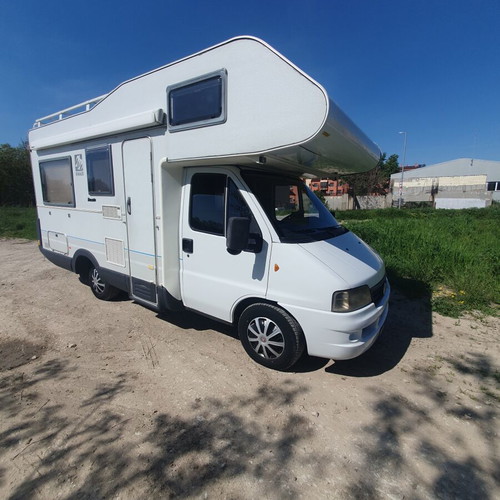 KNAUS camper used with two air conditioners and solar system