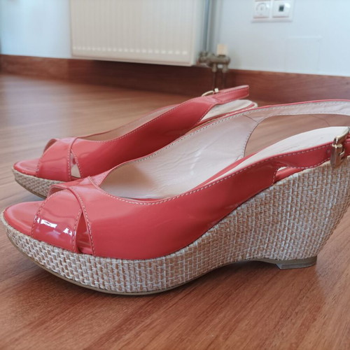 Chaniotakis platforms size 40 like new, beige pink
