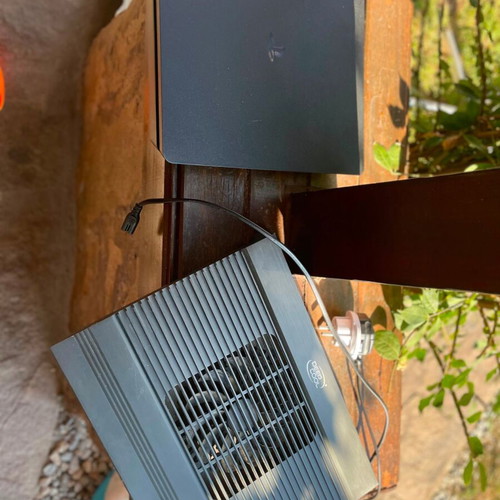 PlayStation 4 Slim console with Deep Cool cooler