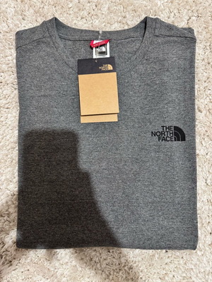 T-shirt The North Face γκρι καινούργιο, μέγεθος L, 50% βαμβάκι 50% πολυέστερ