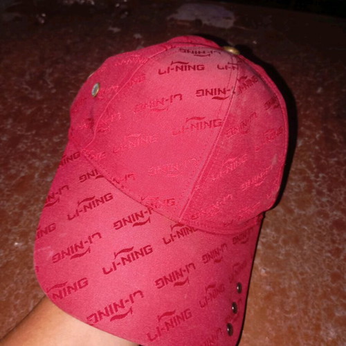 Vintage cap with visor like new, red adjustable size