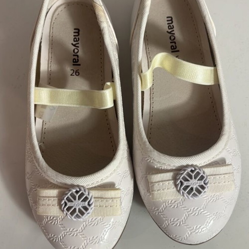 Mayoral children's ballerina shoes with bow and elastic, white, size 26