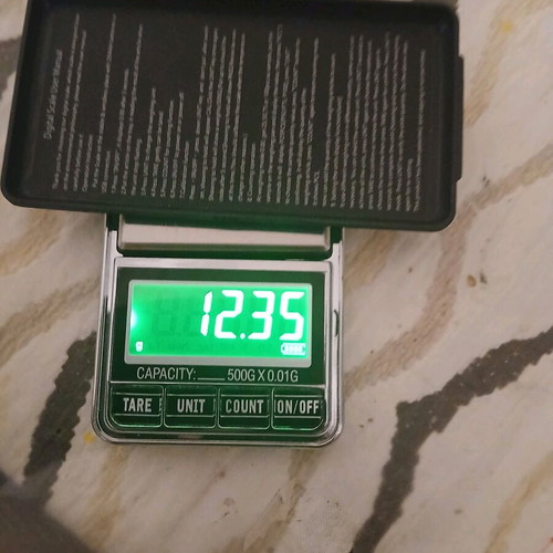 Rechargeable scale for small items